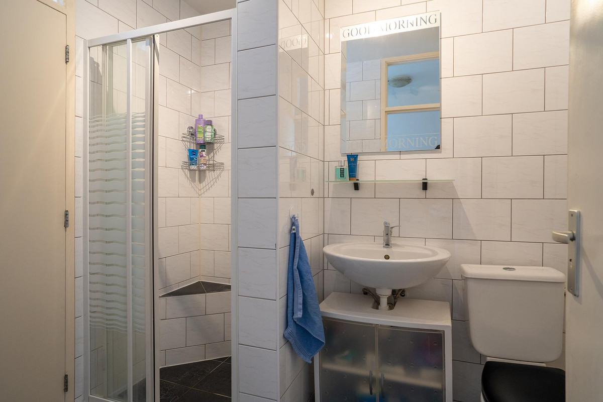 Appartement te koop: Waalstraat 179, Enschede