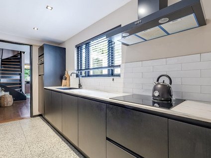 1e Landdwarsstraat 8