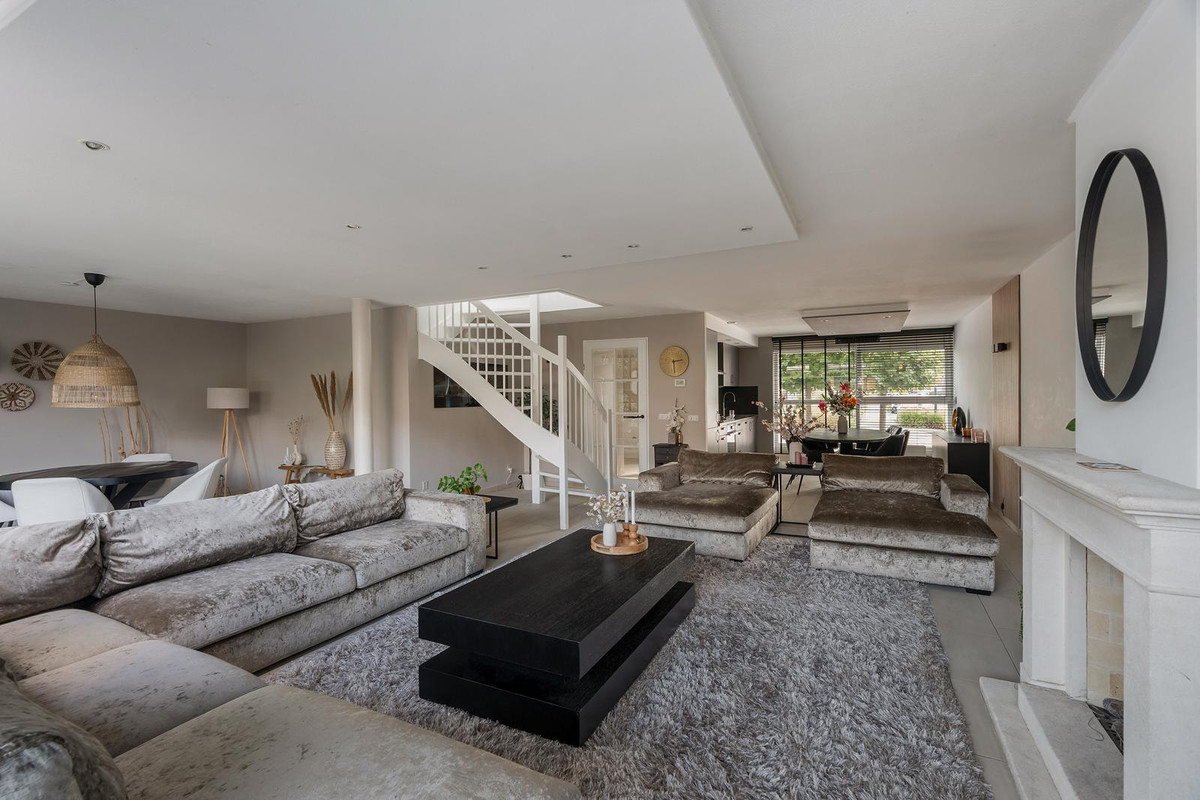 Tussenwoning te koop: Kreeftwater 16, Barendrecht
