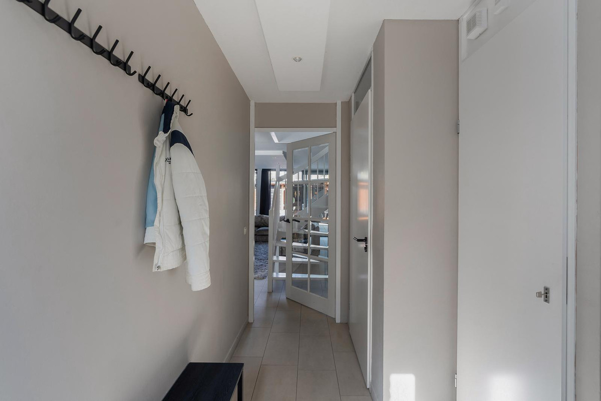 Tussenwoning te koop: Kreeftwater 16, Barendrecht