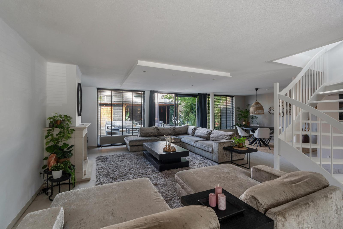 Tussenwoning te koop: Kreeftwater 16, Barendrecht