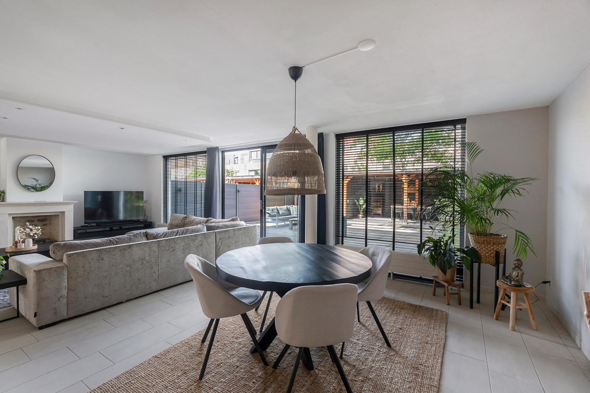 Tussenwoning te koop: Kreeftwater 16, Barendrecht