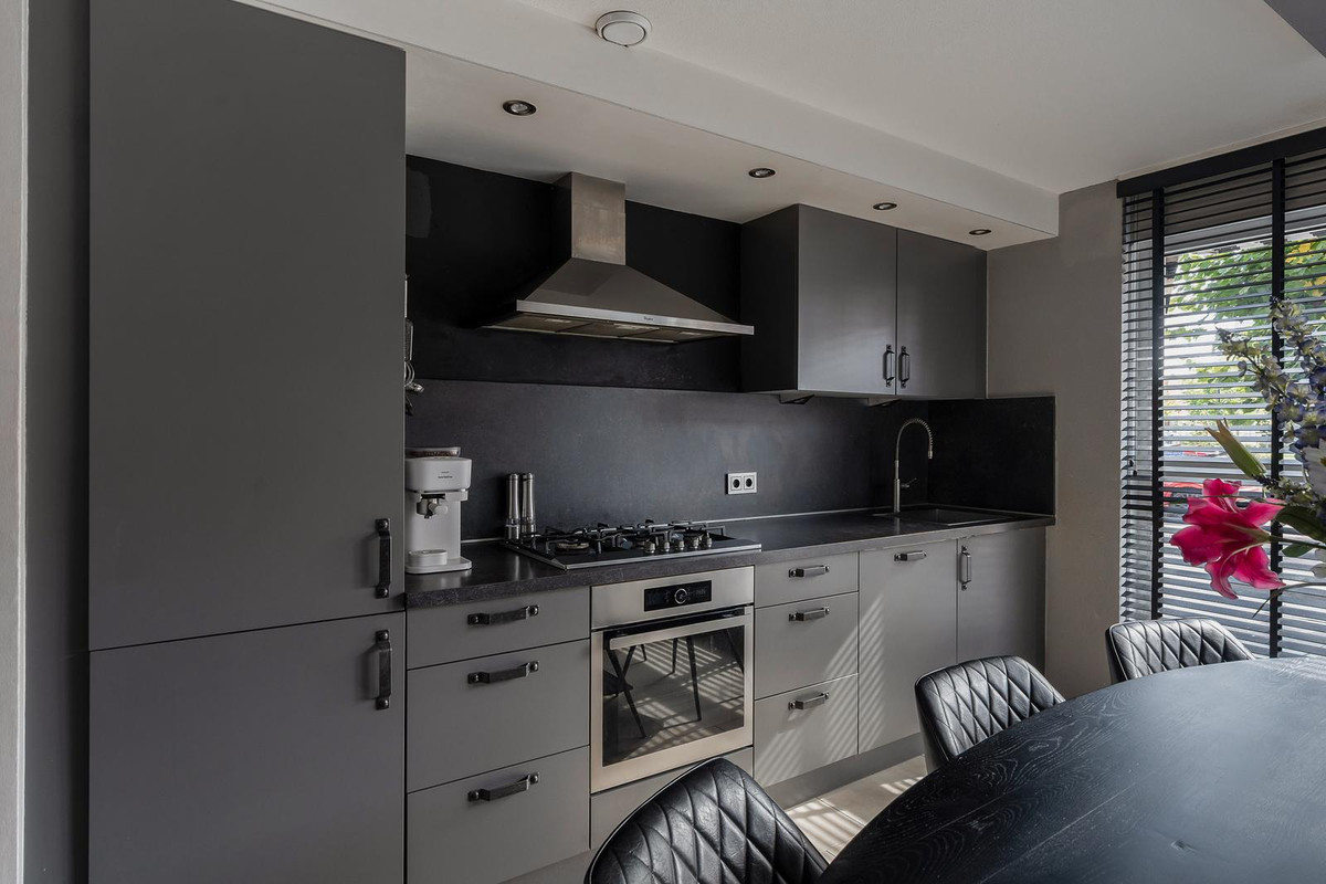 Tussenwoning te koop: Kreeftwater 16, Barendrecht