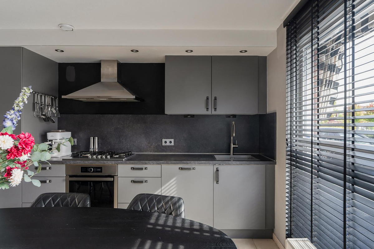 Tussenwoning te koop: Kreeftwater 16, Barendrecht