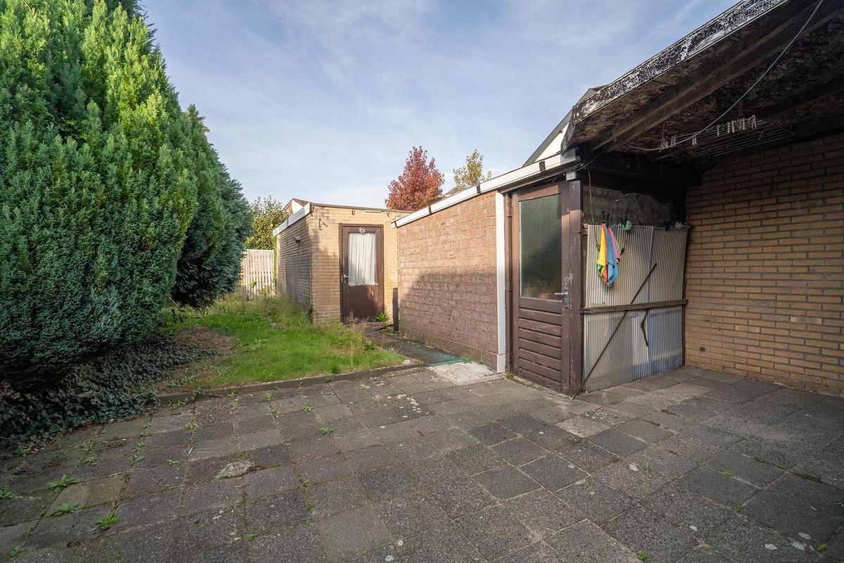 Twee-onder-één-kap te koop: Hyacintstraat 43, Enschede