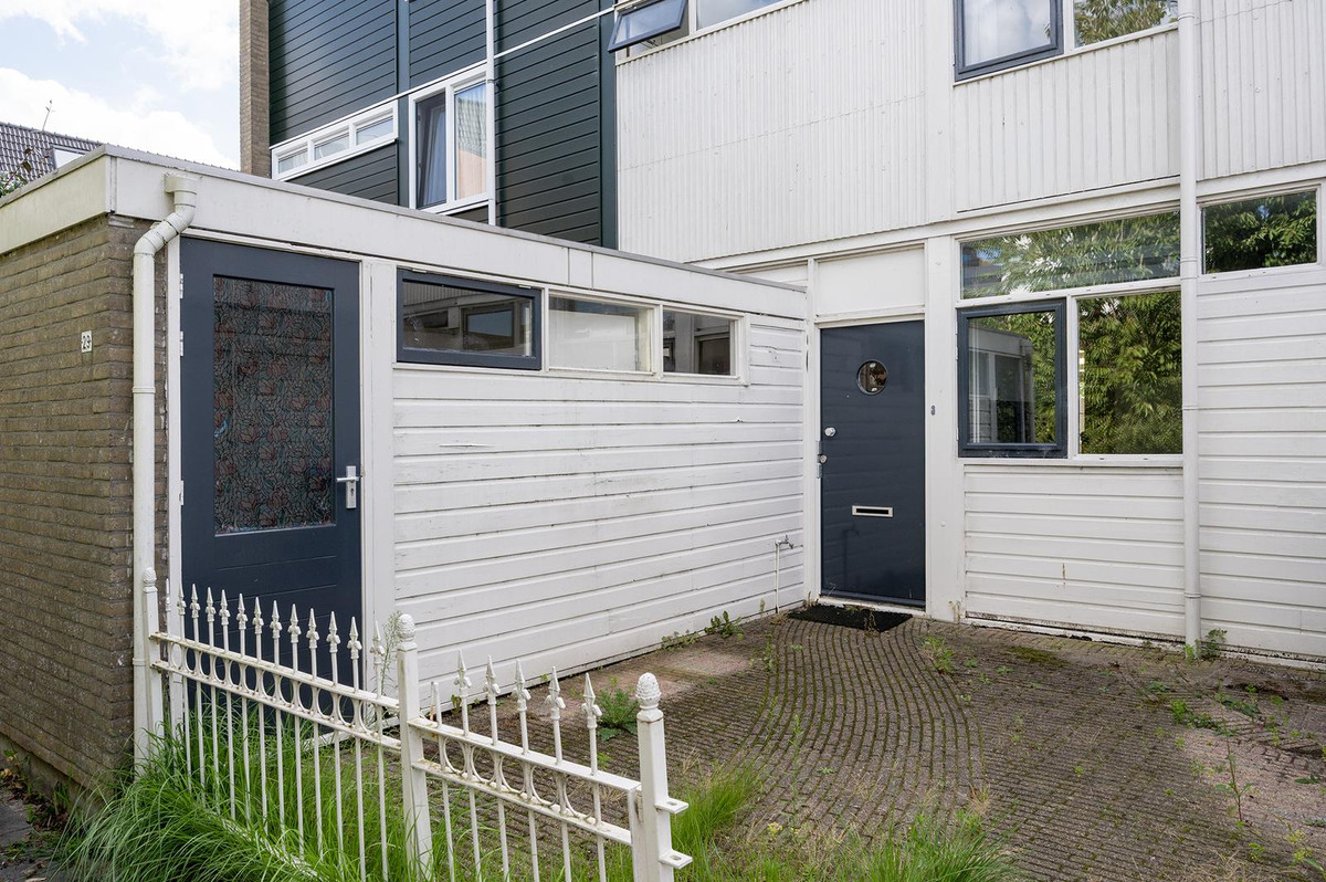 Tussenwoning te huur: Koraalrif 29, Lelystad