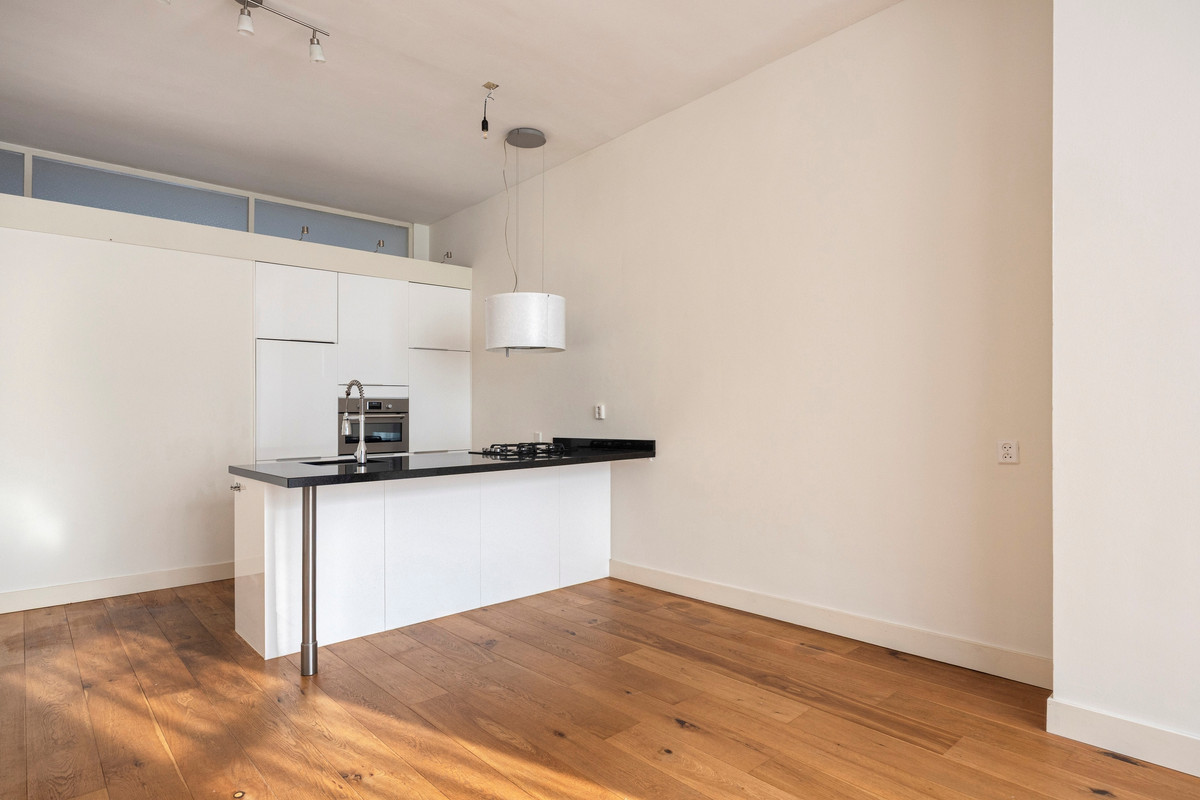 Appartement te huur: Ten Hovestraat 45A, 'S-Gravenhage