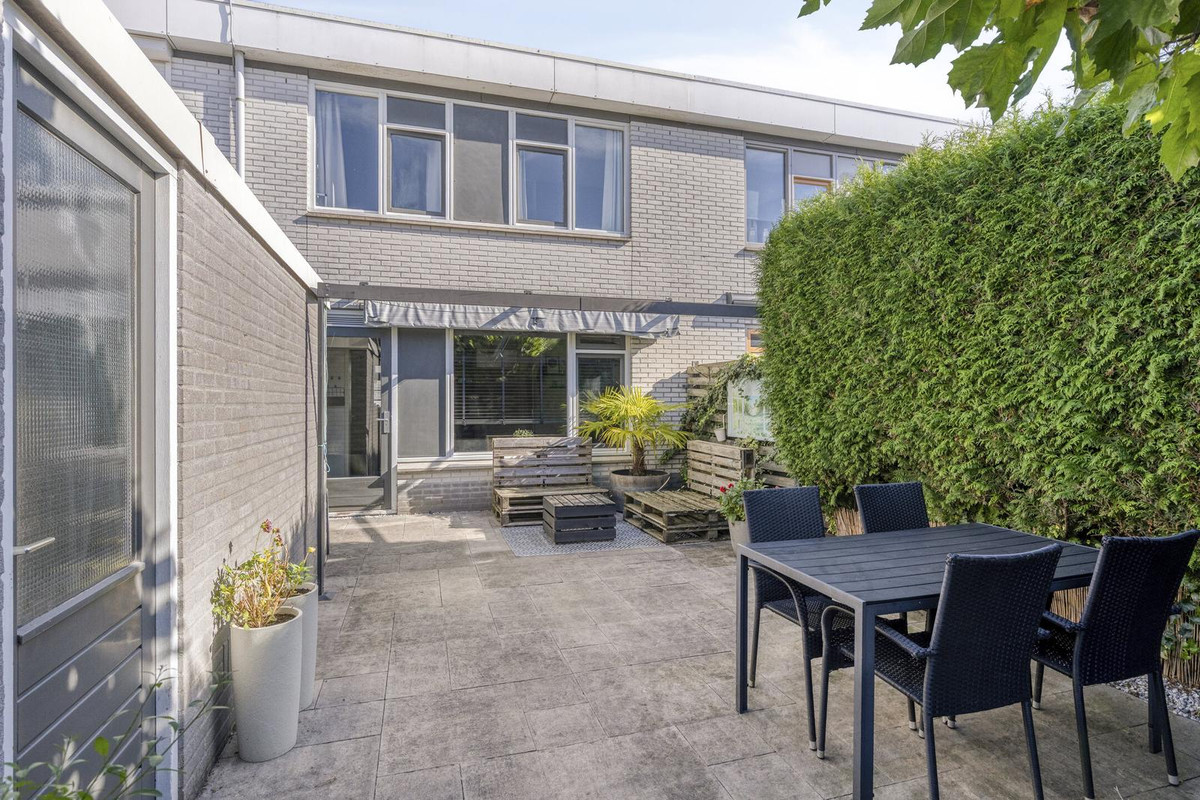 Tussenwoning te koop: Corrie Tendeloostraat 47, Arnhem