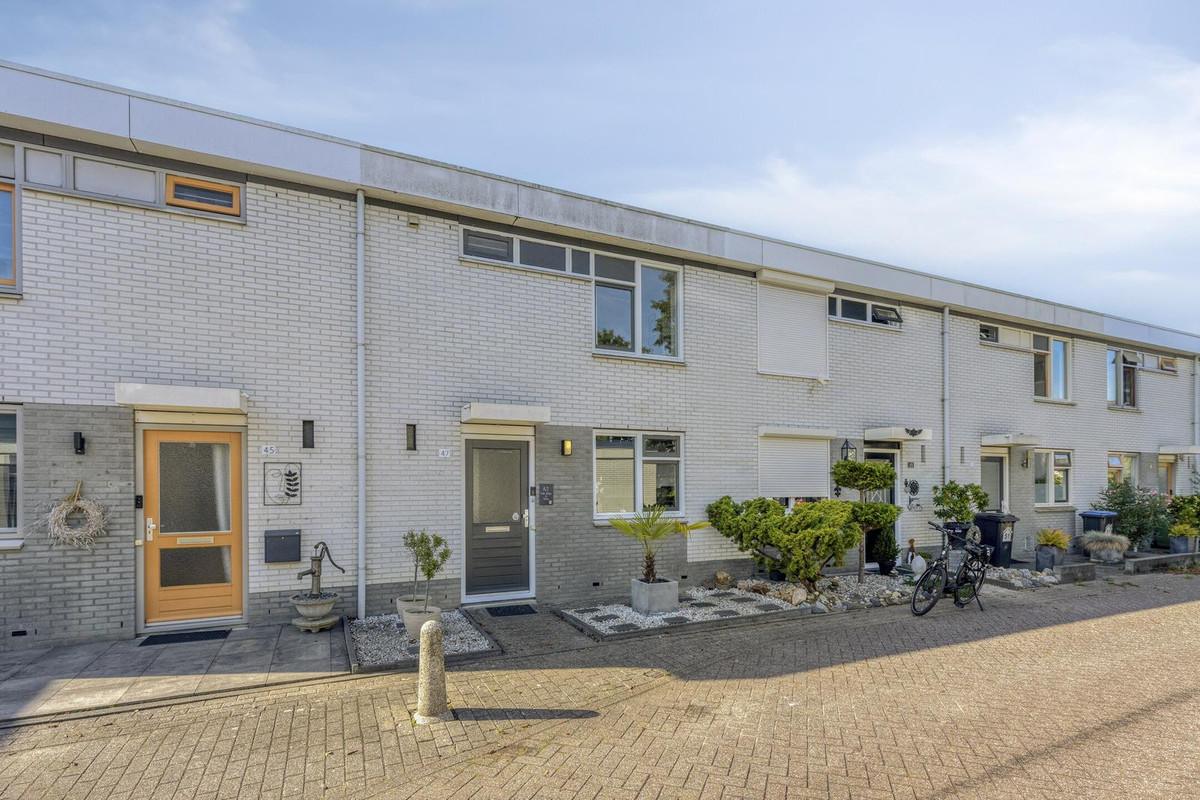 Tussenwoning te koop: Corrie Tendeloostraat 47, Arnhem