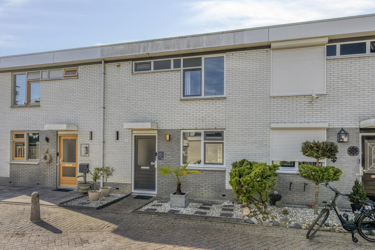Tussenwoning te koop: Corrie Tendeloostraat 47, Arnhem
