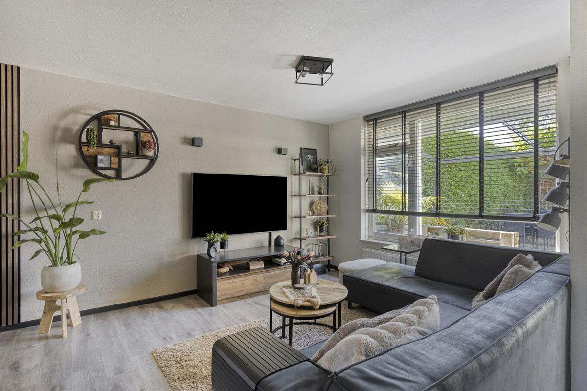 Tussenwoning te koop: Corrie Tendeloostraat 47, Arnhem