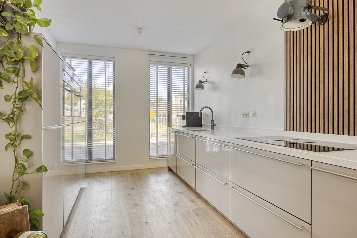 Tussenwoning te koop: Galjoenstraat 12, Tilburg