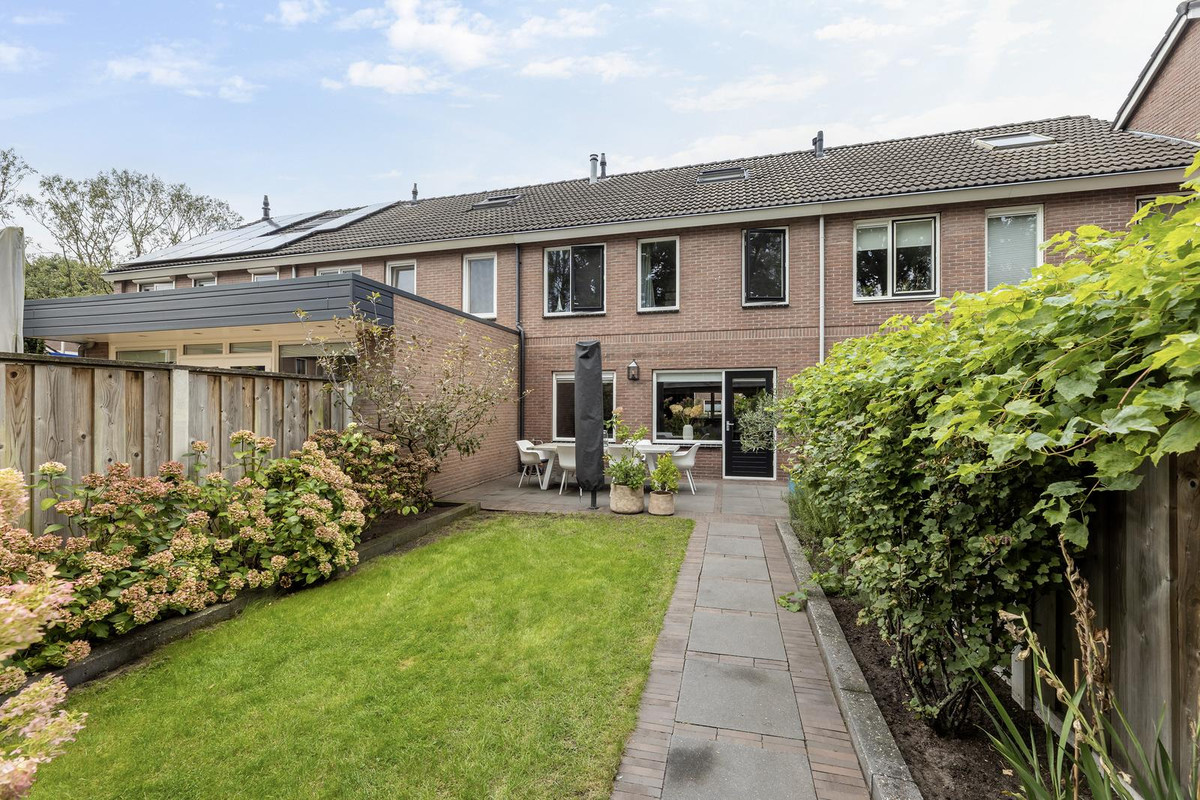 Tussenwoning te koop: Kolmschotlanden 45, Enschede