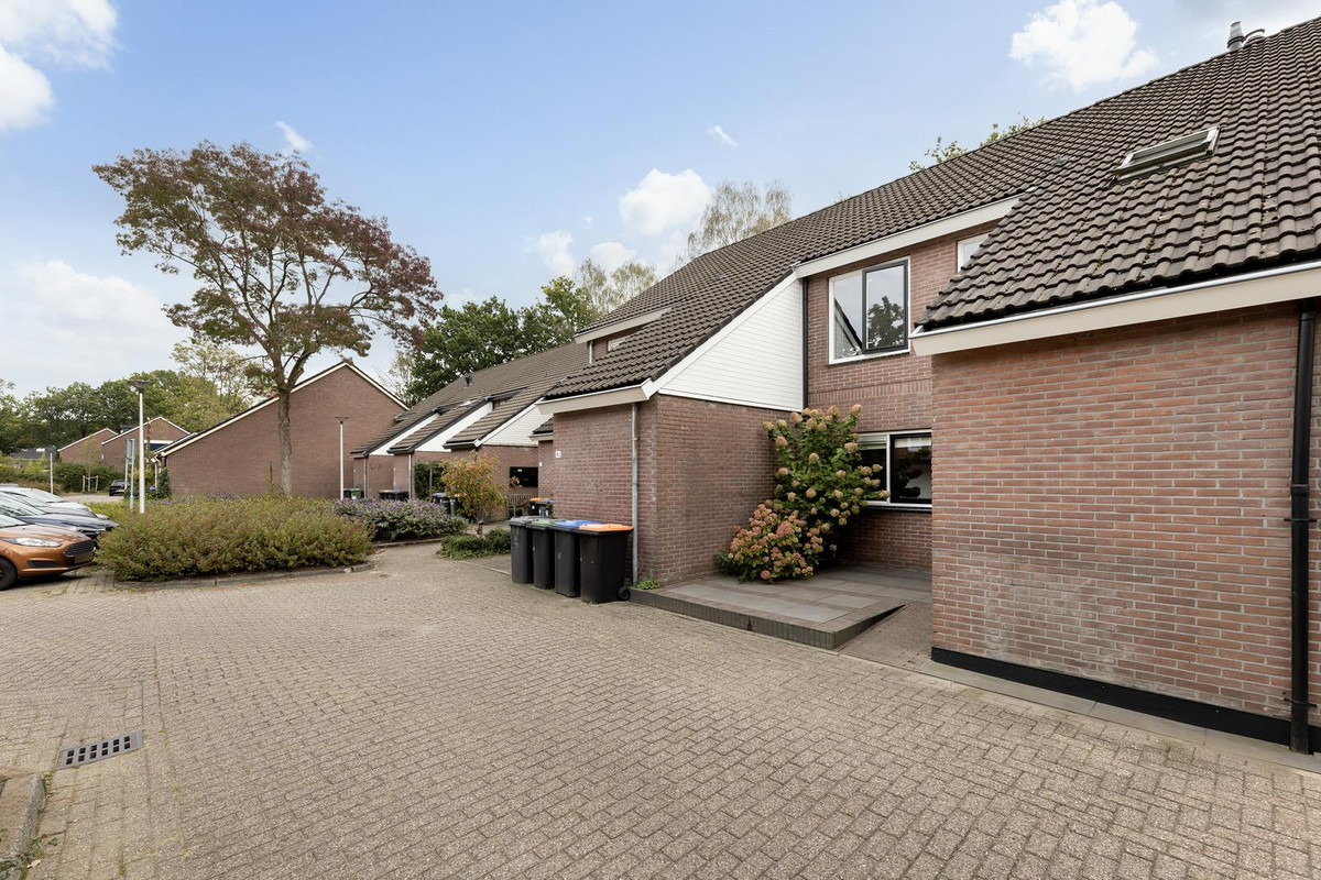 Tussenwoning te koop: Kolmschotlanden 45, Enschede