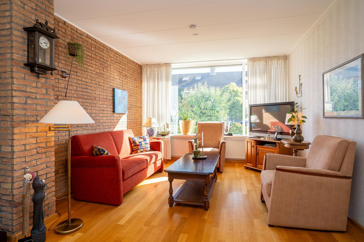 Tussenwoning te koop: Hofstedeweg 199, Enschede