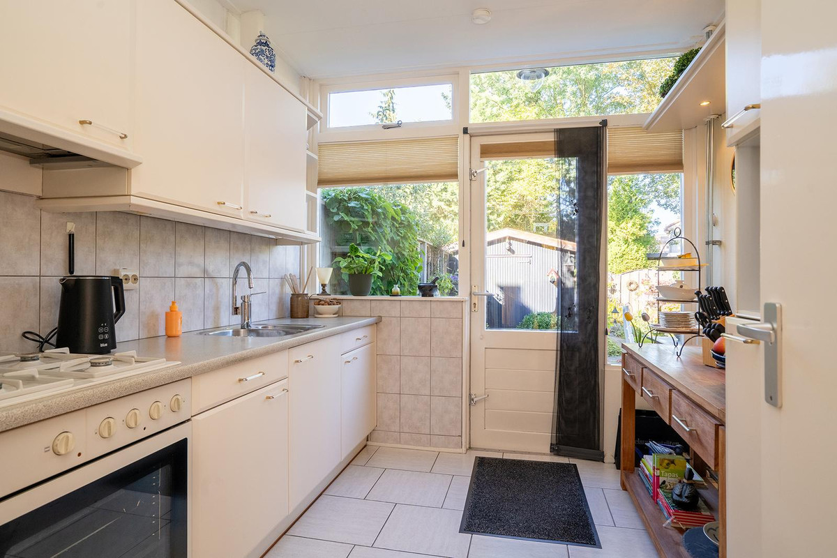 Tussenwoning te koop: Hofstedeweg 199, Enschede