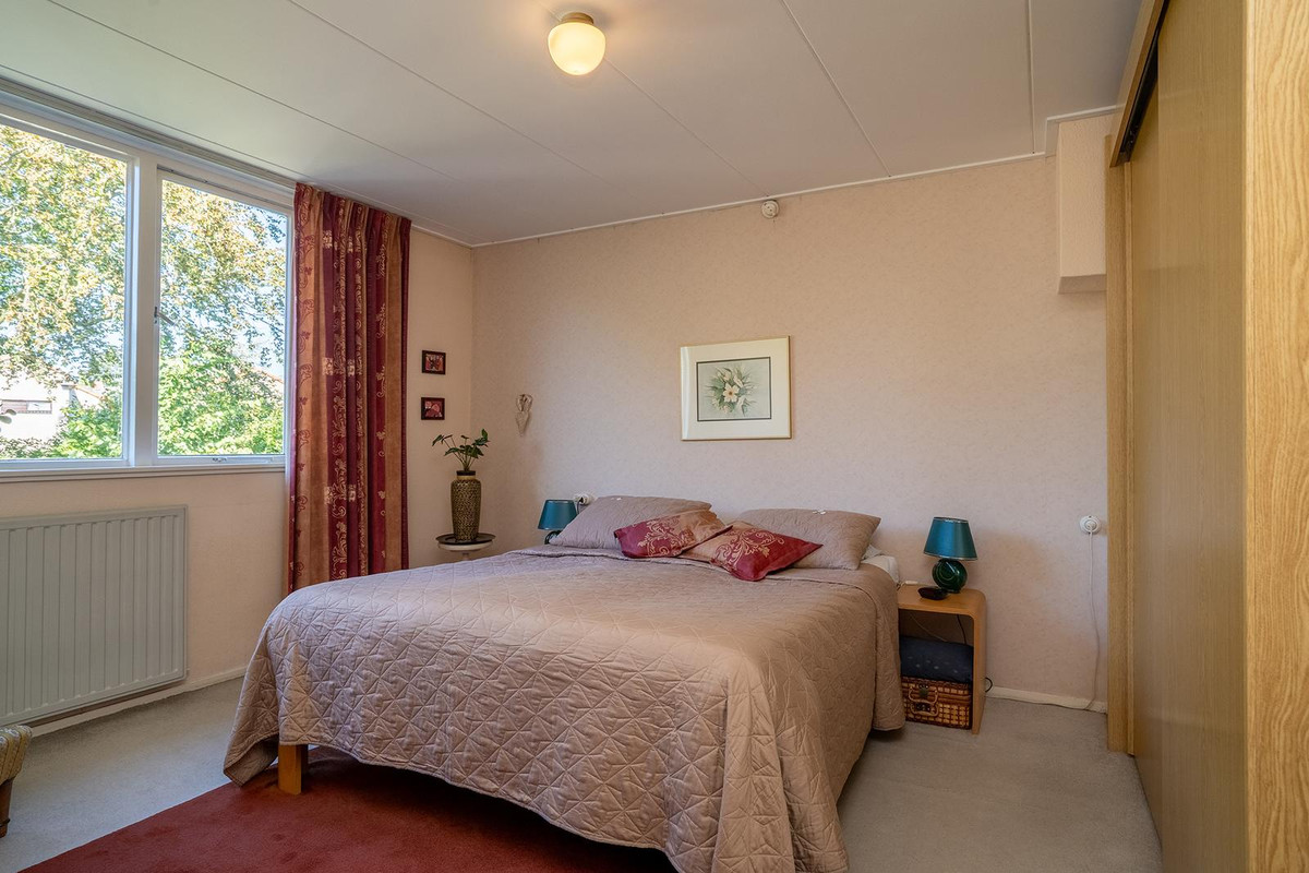 Tussenwoning te koop: Hofstedeweg 199, Enschede