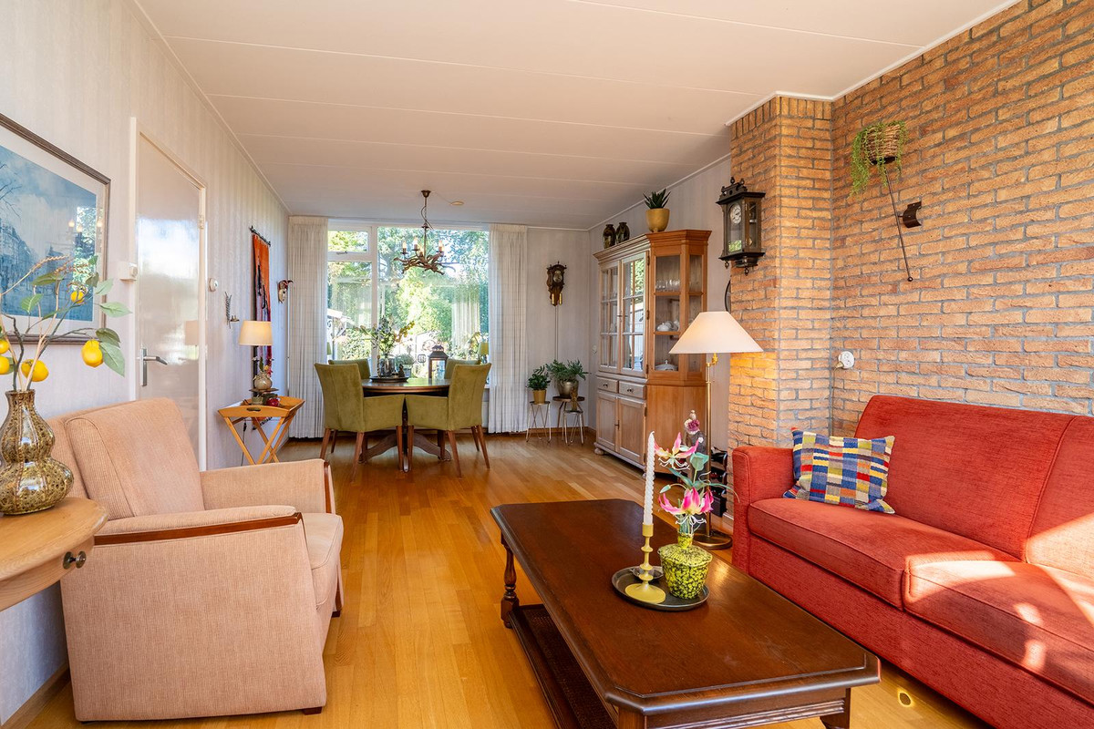 Tussenwoning te koop: Hofstedeweg 199, Enschede