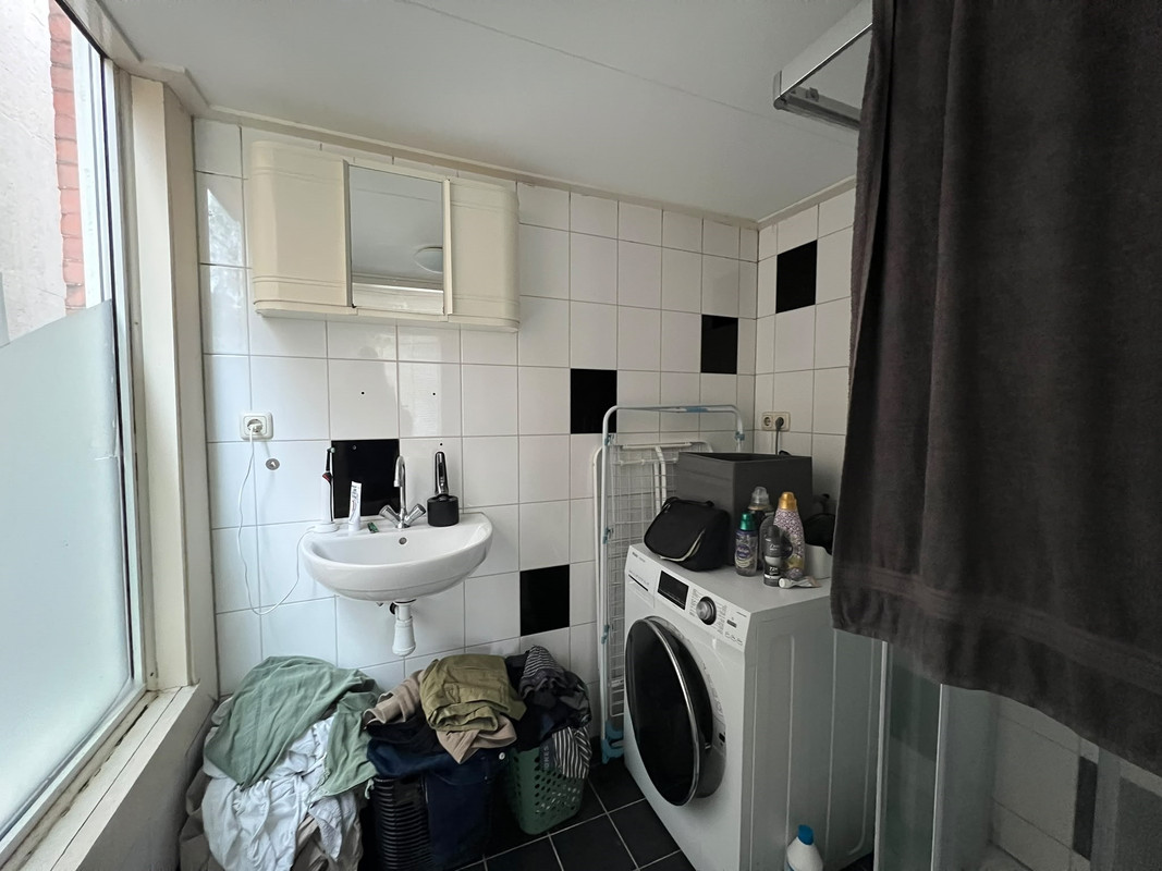 Appartement te huur: Ubbo Emmiusstraat 13A, Groningen