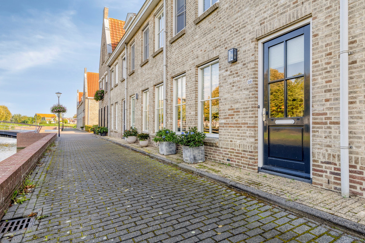 Tussenwoning te koop: Singelkade 26, Middelharnis