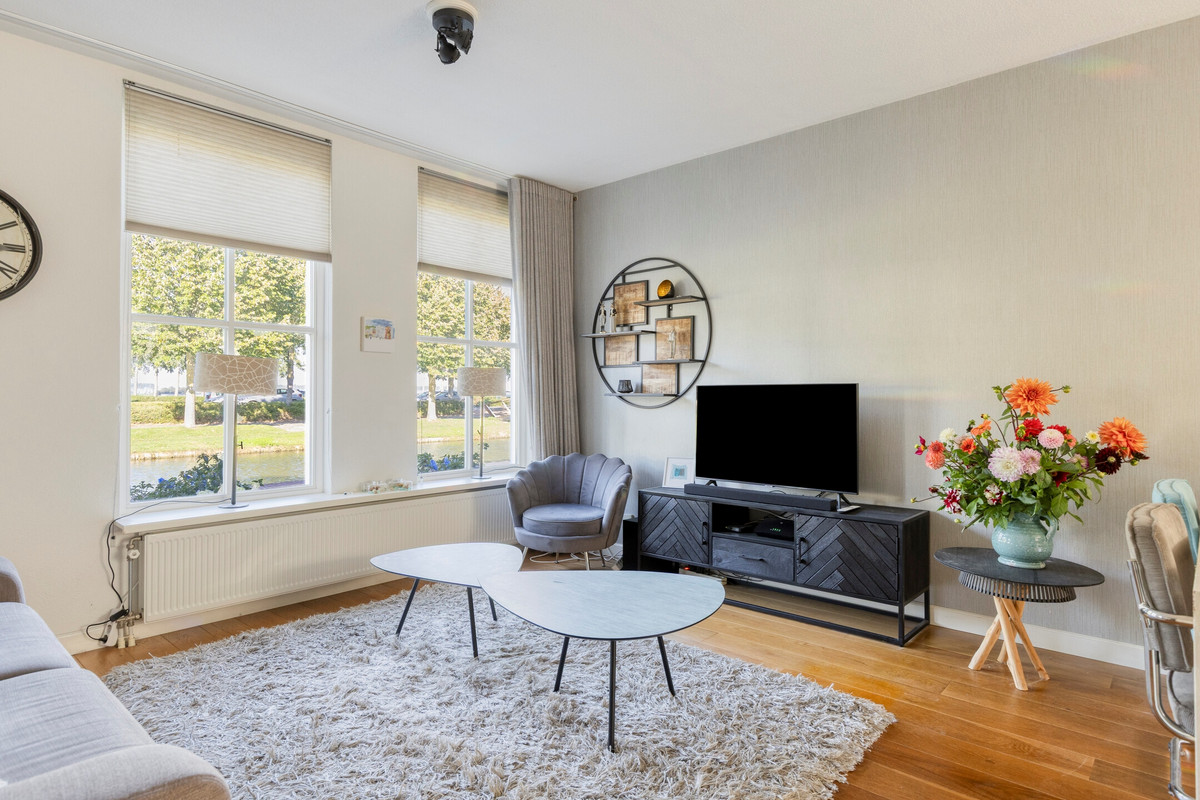 Tussenwoning te koop: Singelkade 26, Middelharnis