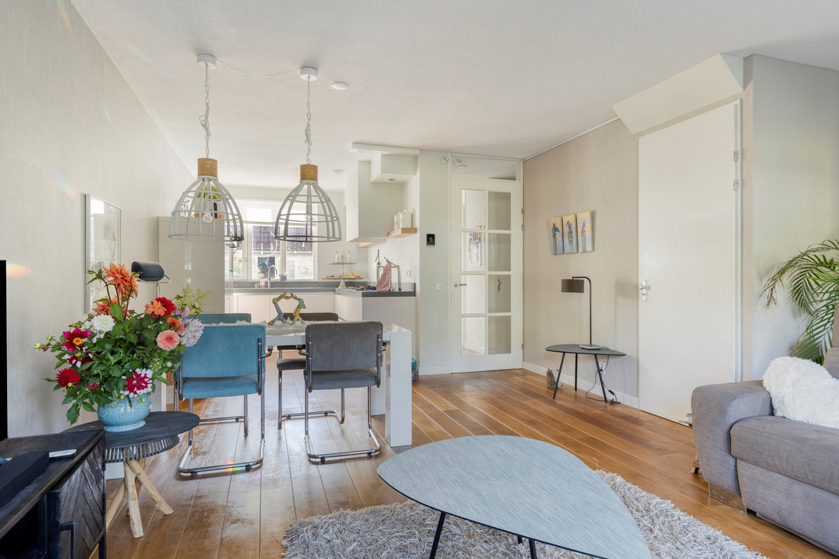 Tussenwoning te koop: Singelkade 26, Middelharnis