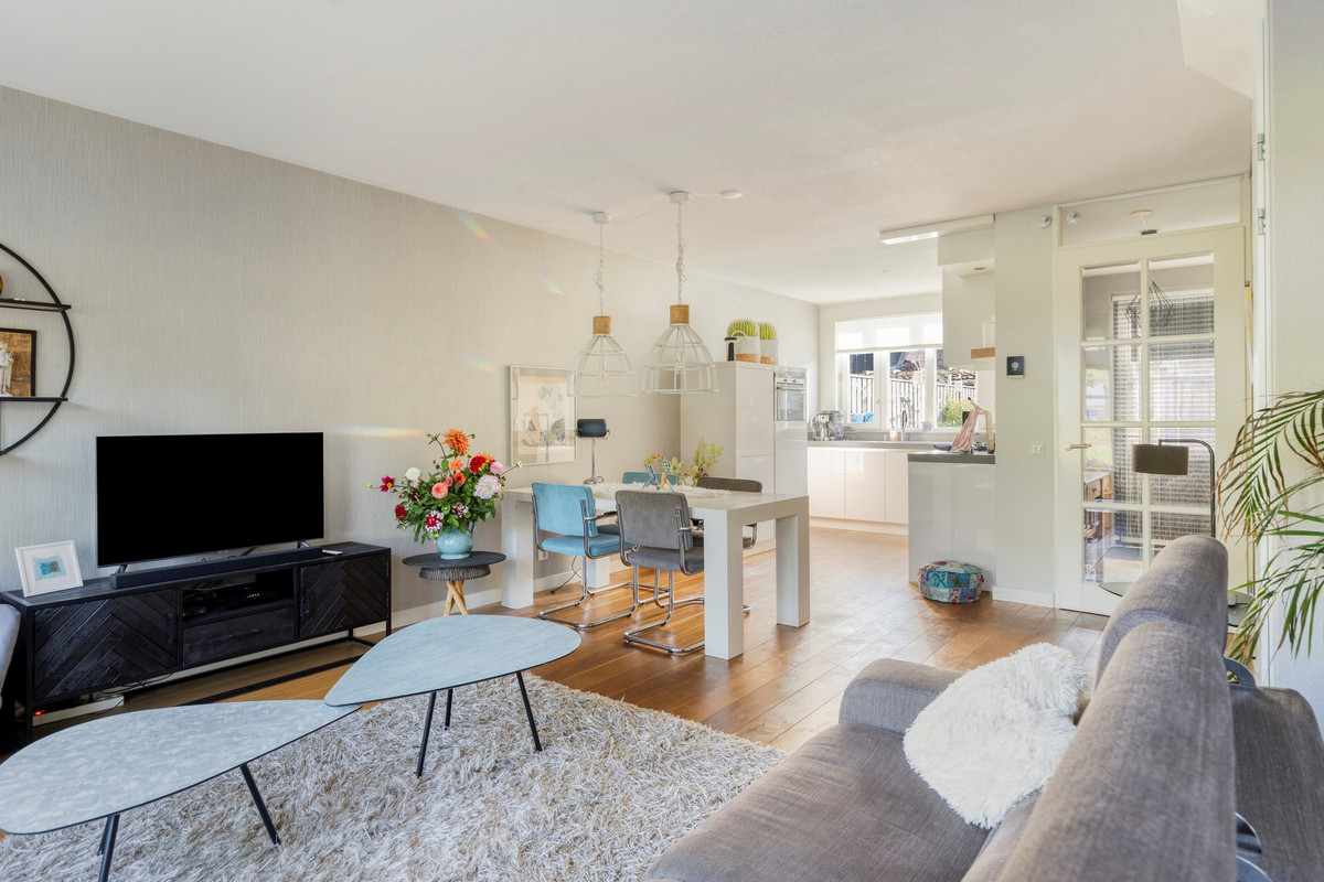 Tussenwoning te koop: Singelkade 26, Middelharnis