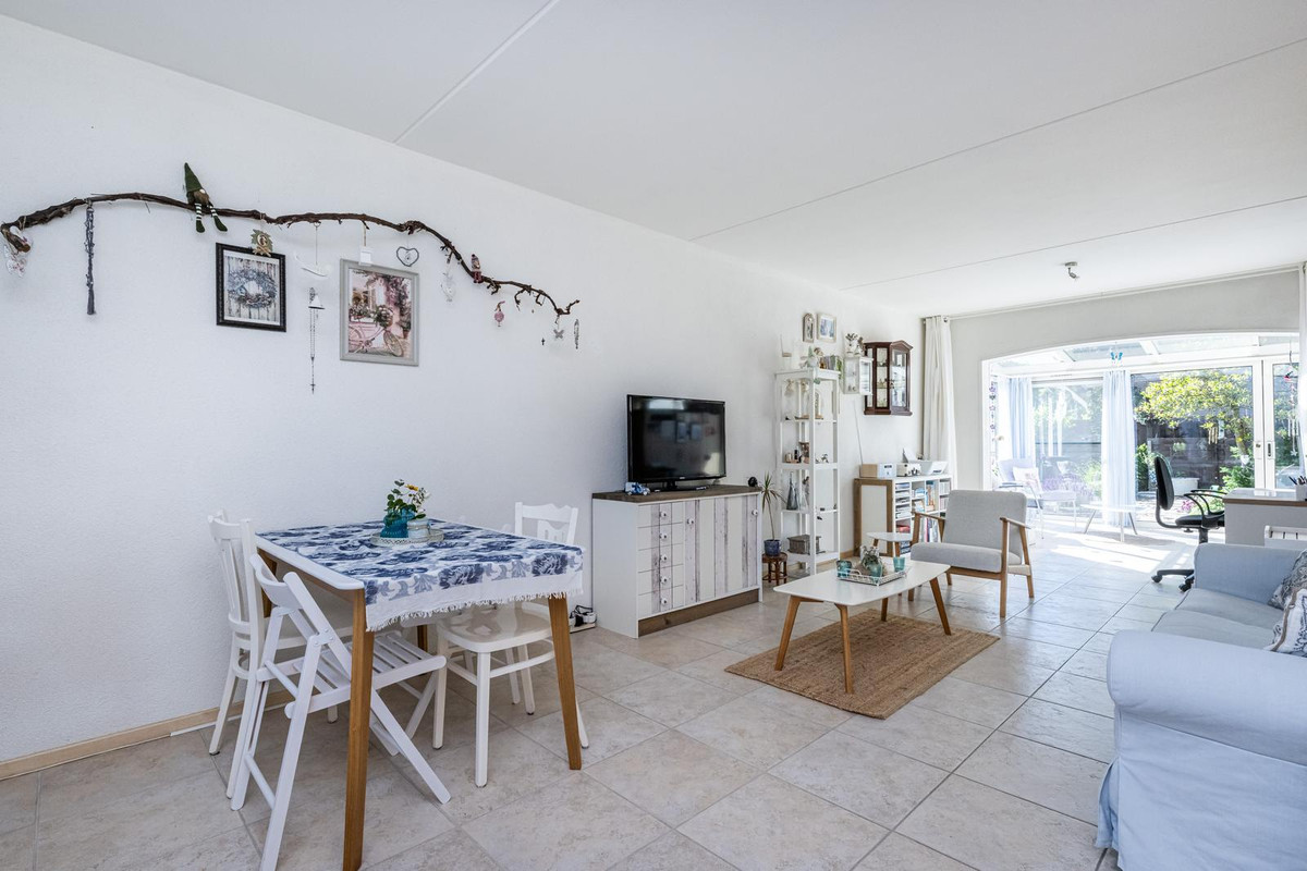 Hoekwoning te koop: Vrouwtjesweg 43, Stad Aan 'T Haringvliet