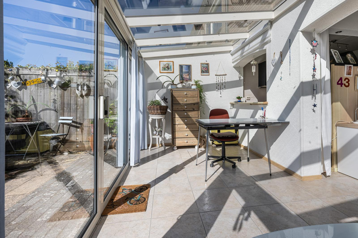 Hoekwoning te koop: Vrouwtjesweg 43, Stad Aan 'T Haringvliet