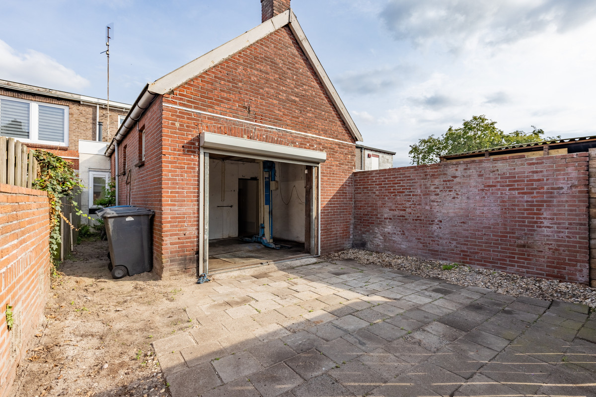 Hoekwoning te koop: Ambtstraat 143, Almelo