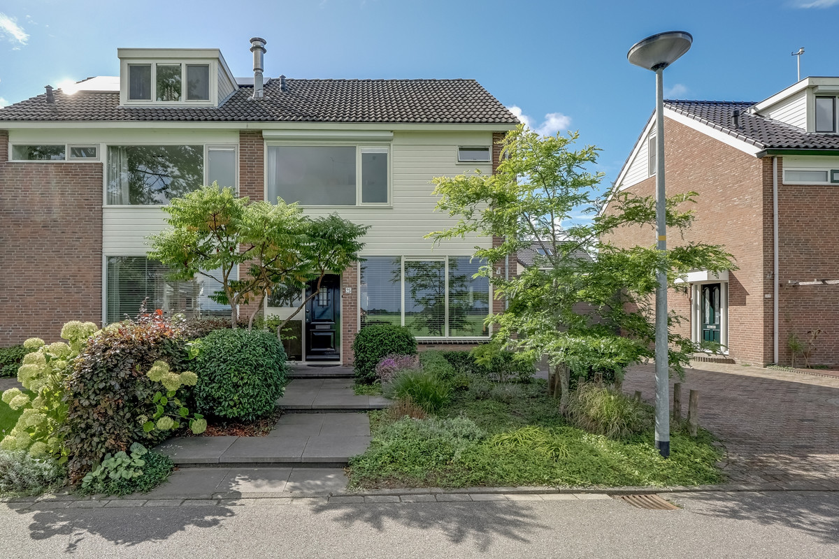 Twee-onder-één-kap te koop: Oudendijk 25, Schoorl