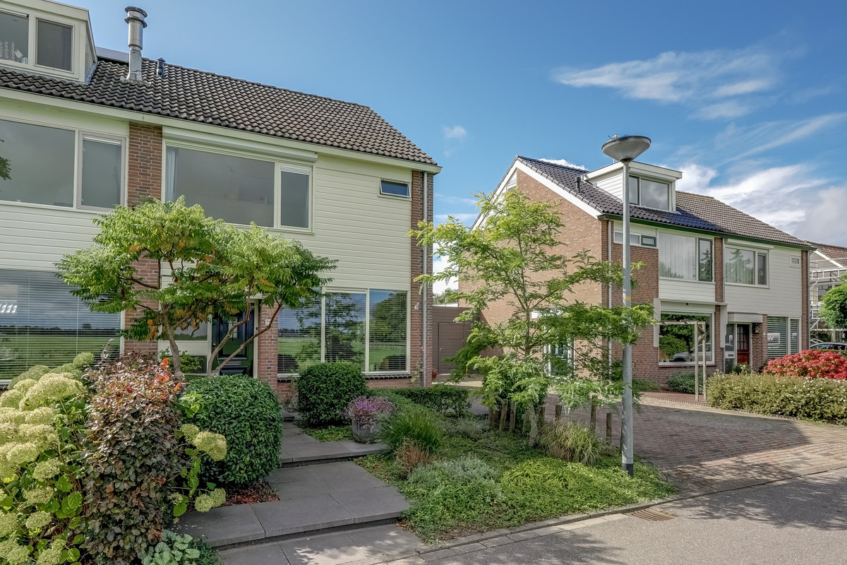 Twee-onder-één-kap te koop: Oudendijk 25, Schoorl