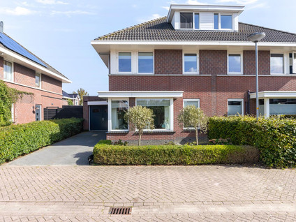 De Pauw 6