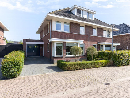 De Pauw 6