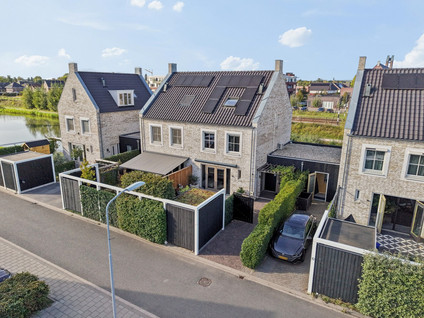 J van Damstraat 17
