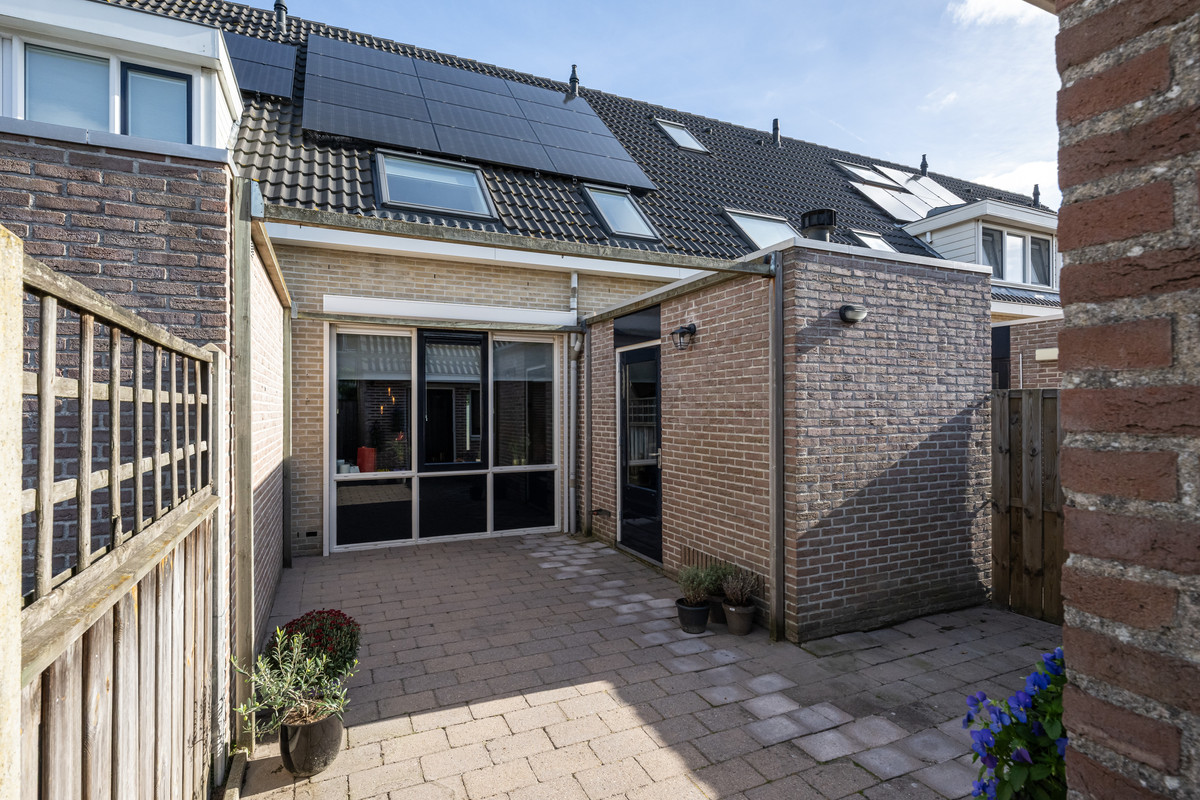 Tussenwoning te koop: Beresteyn 30, Goedereede