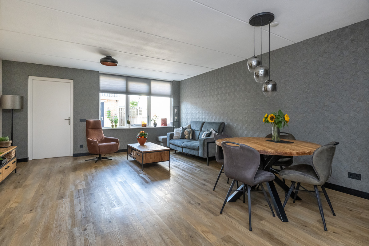Tussenwoning te koop: Beresteyn 30, Goedereede