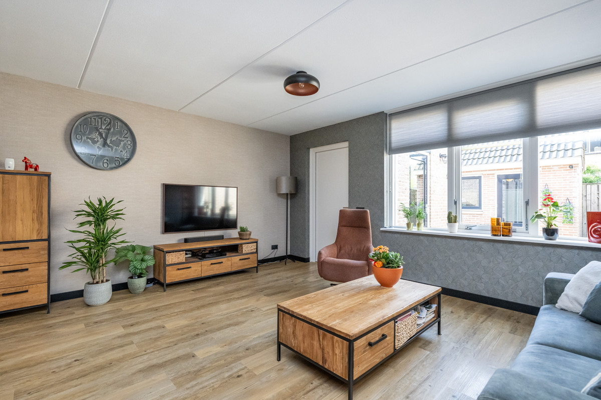 Tussenwoning te koop: Beresteyn 30, Goedereede