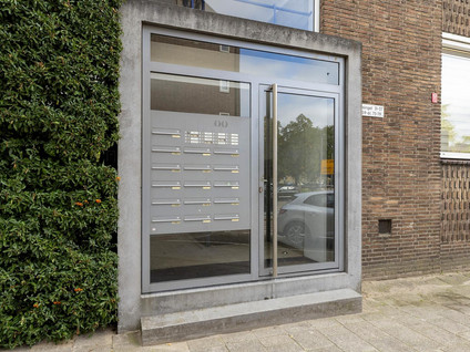 Hoekersingel 35