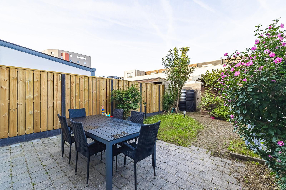 Tussenwoning te koop: Randwijkstraat 25, Tilburg