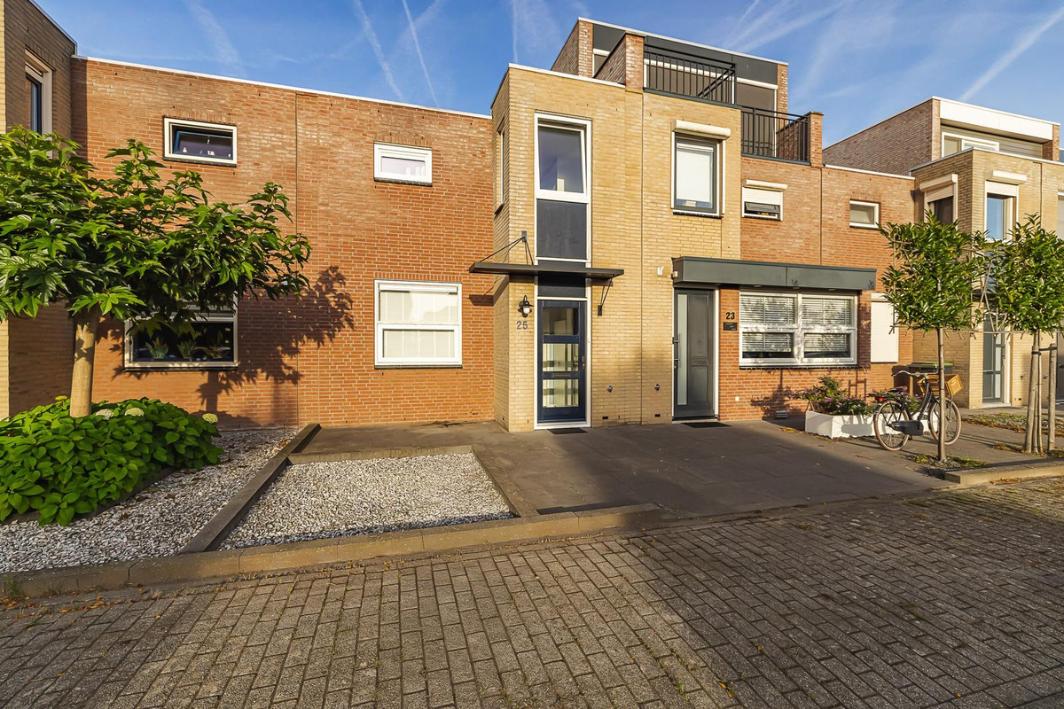 Tussenwoning te koop: Randwijkstraat 25, Tilburg