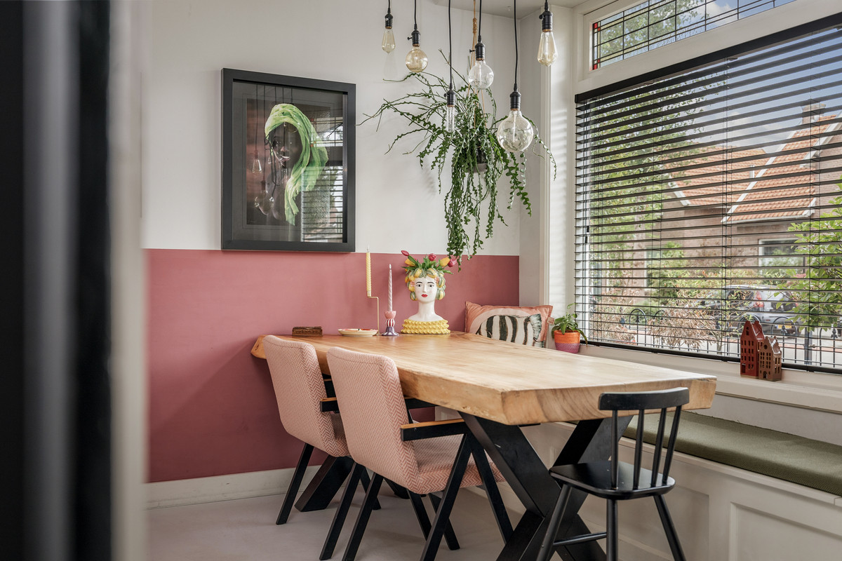 Tussenwoning te koop: Diepenveenseweg 168, Deventer