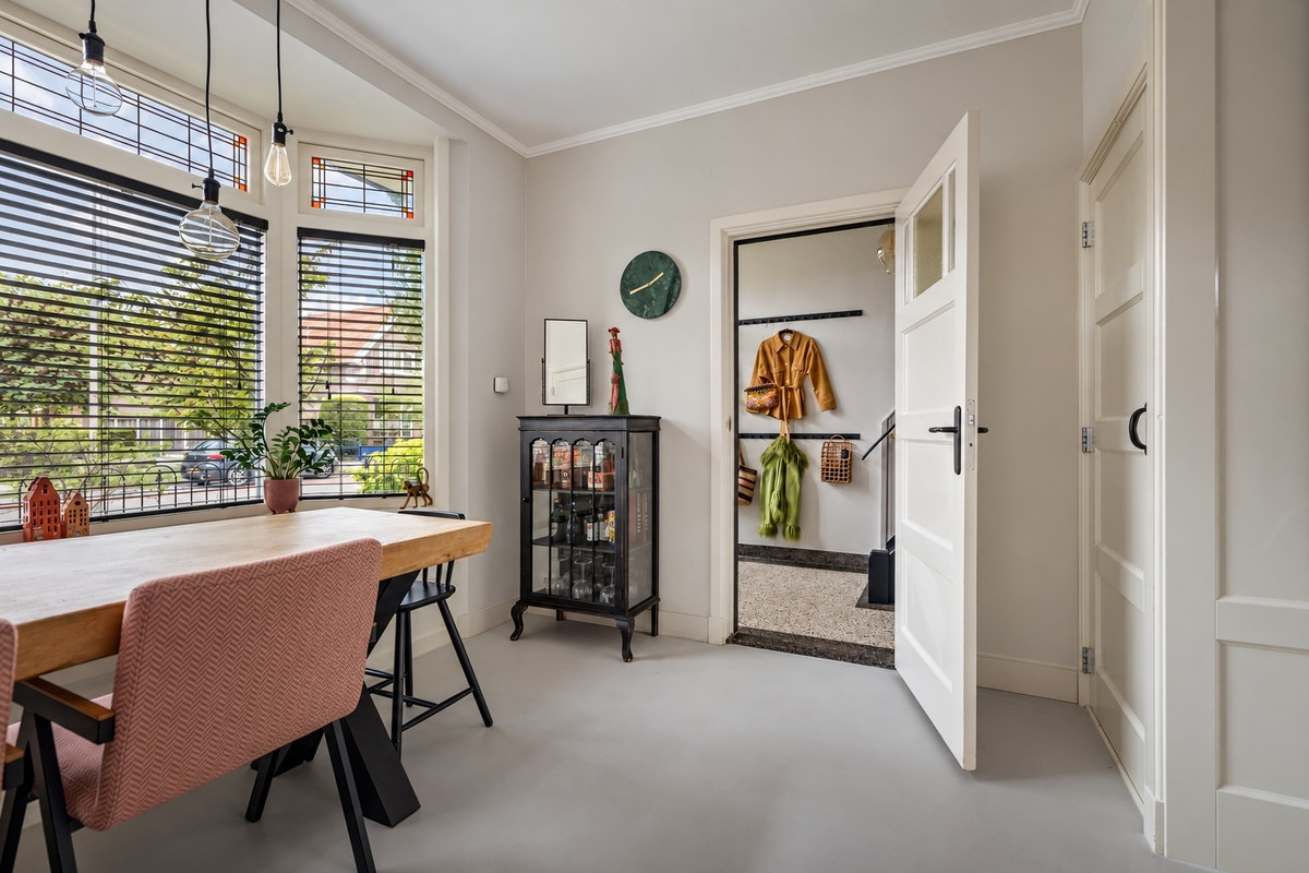 Tussenwoning te koop: Diepenveenseweg 168, Deventer