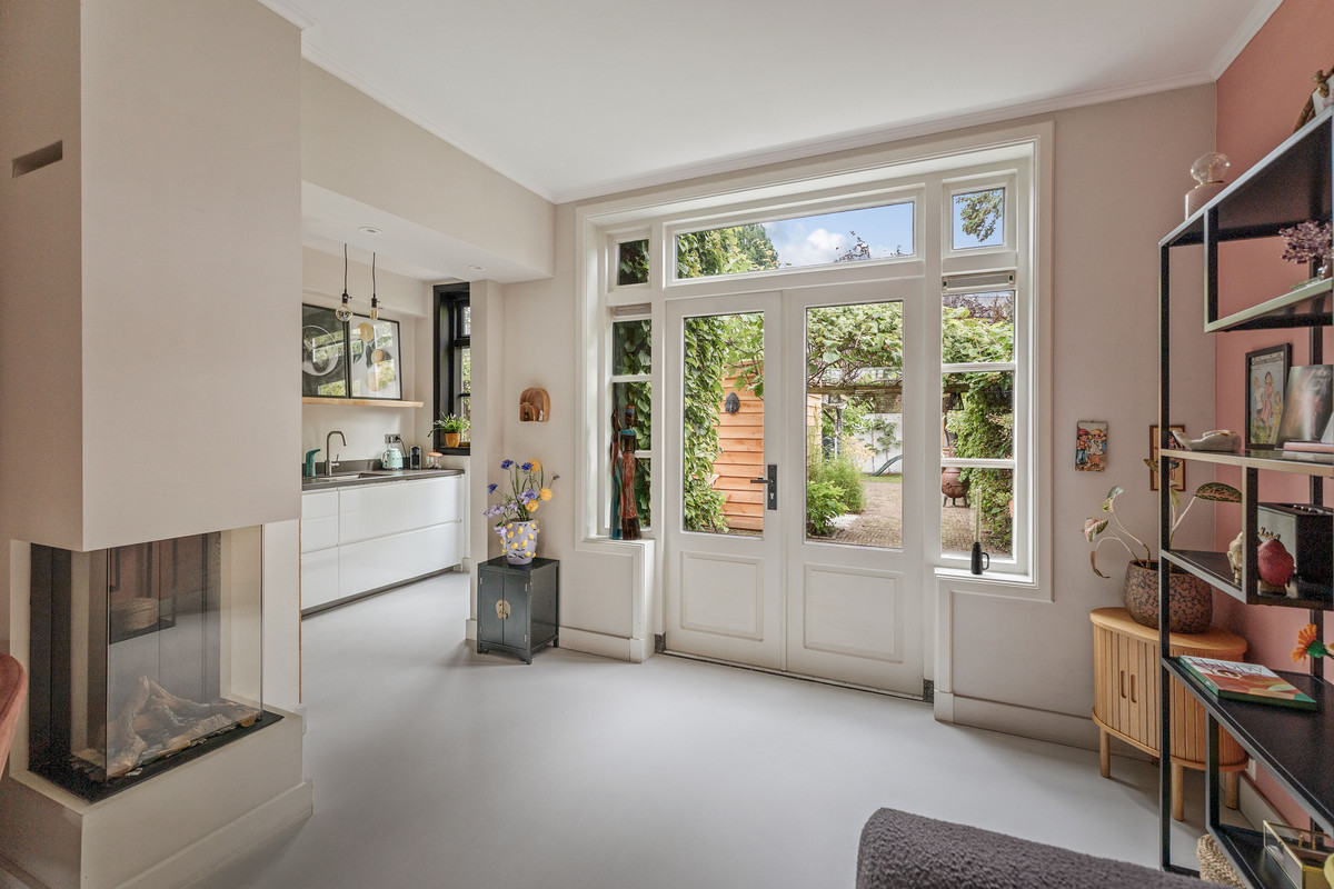 Tussenwoning te koop: Diepenveenseweg 168, Deventer