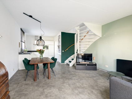 Maasstraat 12