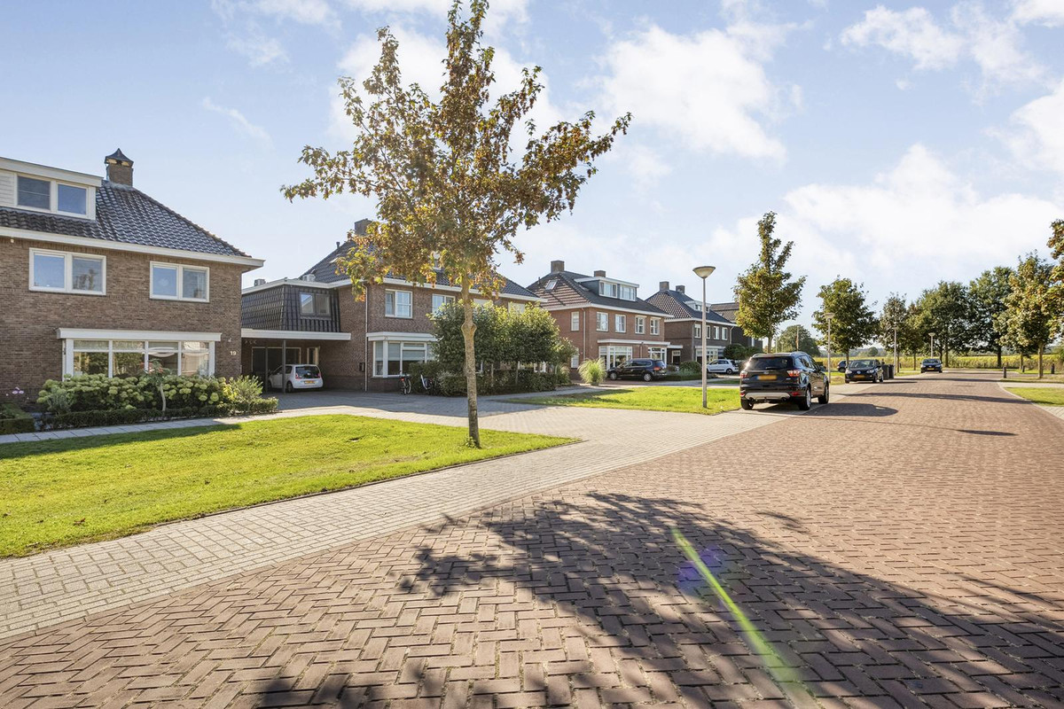Tussenwoning te koop: Fluitekruid 19, Rijssen