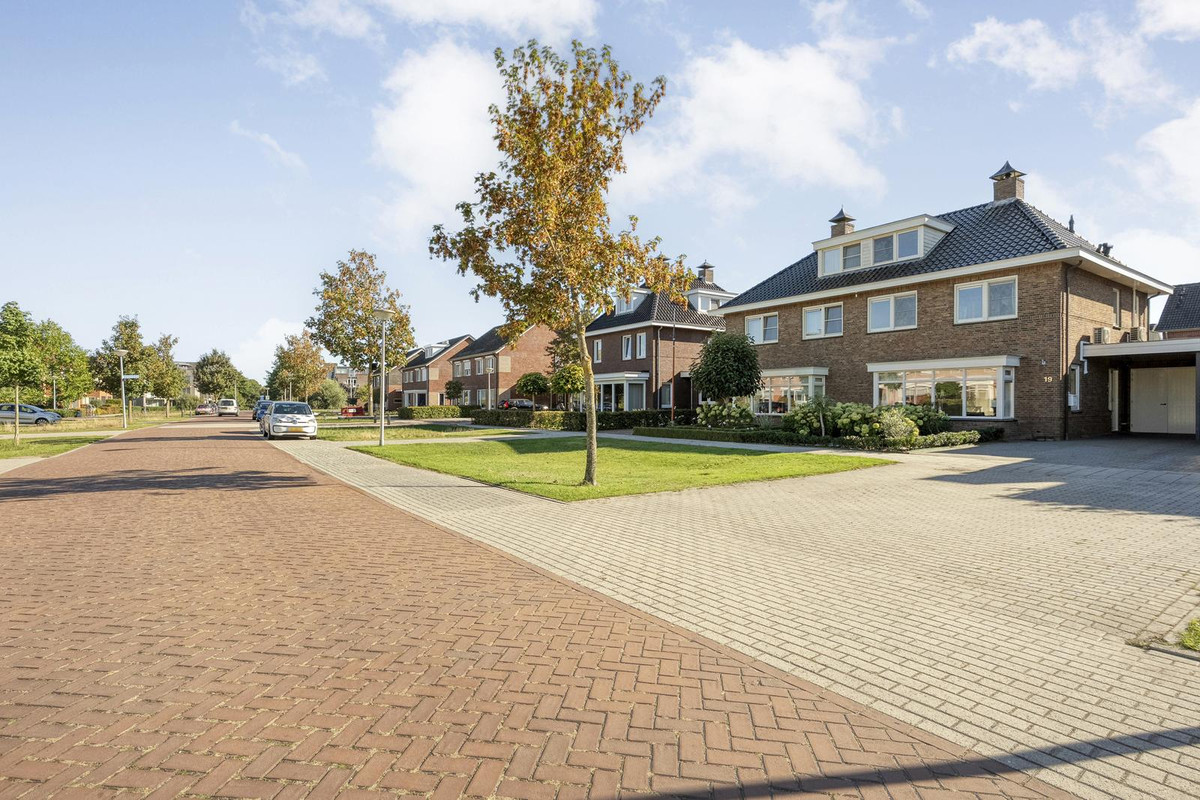 Tussenwoning te koop: Fluitekruid 19, Rijssen