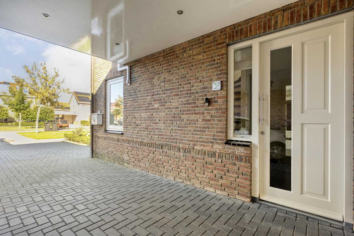 Tussenwoning te koop: Fluitekruid 19, Rijssen