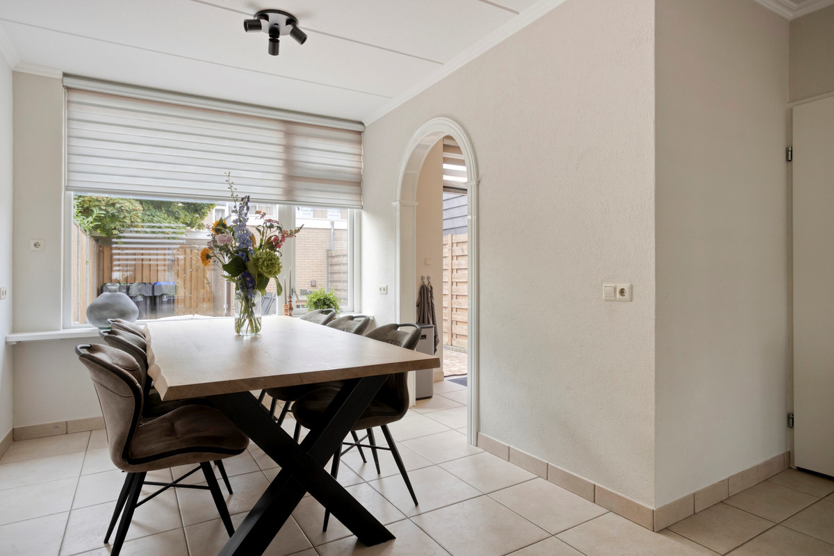 Tussenwoning te koop: Meerkoet 10, Sommelsdijk
