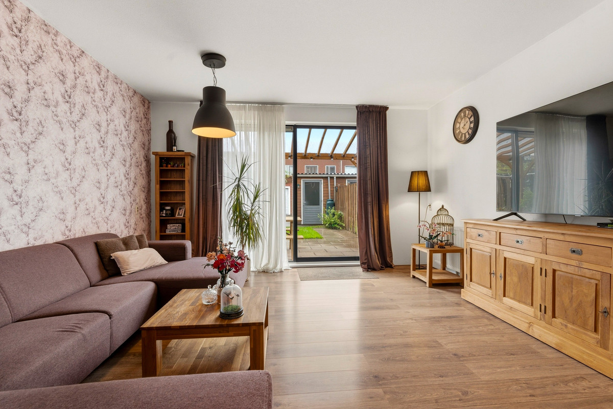 Tussenwoning te koop: Vledderstraat 12, 'S-Gravenhage